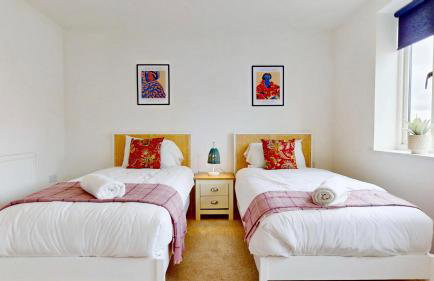 Weldon Road - Townhouse Overlooking the Park with Parking - Foto 26