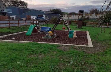 Bryncarnedd Farmhouse - Photo 7