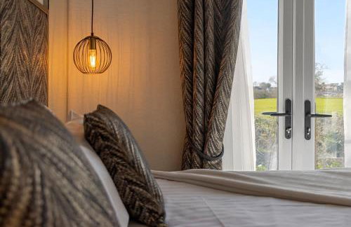 Peaceful Lake Retreat - Fishing Lakes, Heated Outdoor Swimming Pool 500yrds on Sister Park , Pool Open April to September - Foto 23