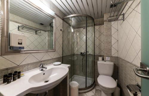 Odeon Hotel - Photo 124