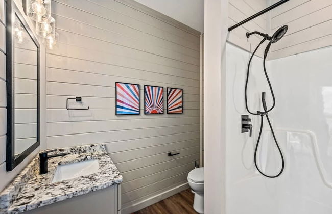 NEW Lake Cabin Sleeps 14 Indoor Pool Hot Tub - Foto 40