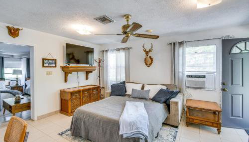 Pet-Friendly Fort McCoy Cabin w/ Fire Pit! - Foto 2