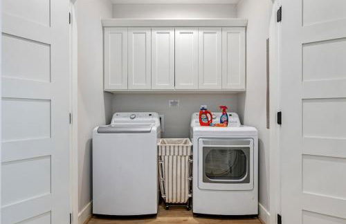 Steps to Beach, Luxury 4BR & 4BA, Views, Games, Dog-Friendly - Foto 39