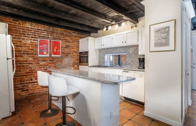 Southern Belle Carriage House - Photo 6