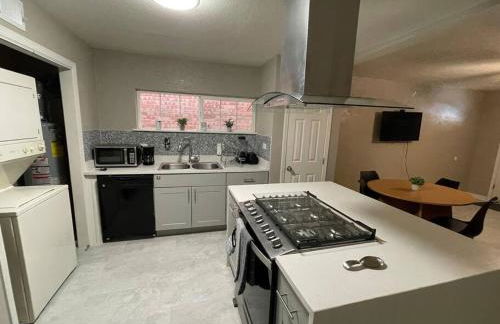 Big Family, Close to All, duplex A and B Downtown UTEP Hospitals - Foto 31