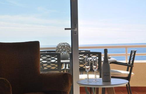 Spectacular 3 bedrooms Sea Views apartment - Photo 22