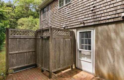 Great location with Water Views - Foto 22