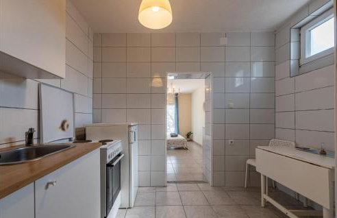 Nice Apartment In Novalja With Kitchen - Photo 4