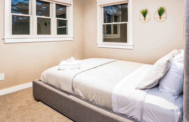 Gatsby Theme Near Downtown w Game Room, EV Charger - Foto 3