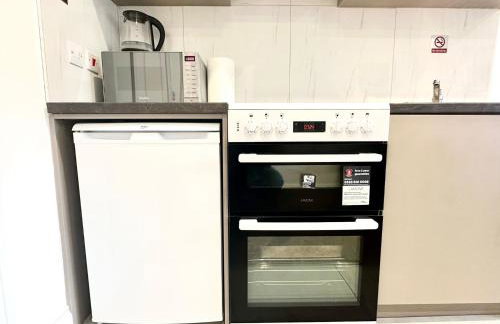 Bright Modern, Private Apartment,15 Mins To Central London - Photo 13