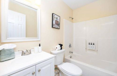 Bright & Cozy Stay in the Heart of Hartford - Foto 15