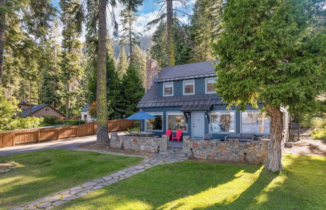 West Shore Lake House by Avantstay Ski Cabin w/ Backyard Sledding Hill! - Photo 7