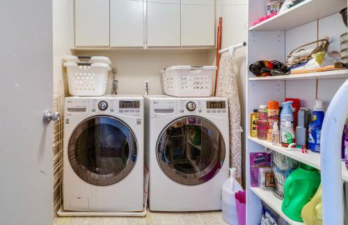 Granada Hills Condo with Community Pool and Workspace - Foto 17