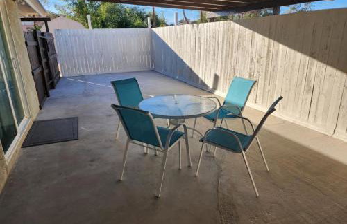 Mid-century rural ranch house minutes to the strip - Foto 14