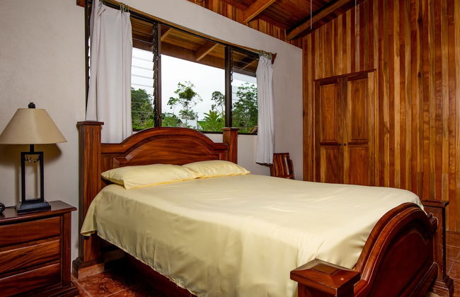 Hummingbird Hacienda - Foto 1