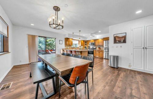 Tahoe Retreat with Decks and Separate Studio - Foto 15