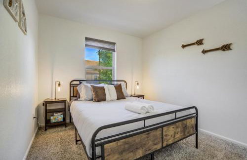 Spacious Family Getaway Near Downtown - Foto 25