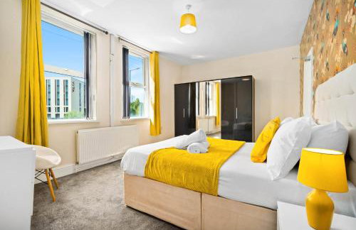 Modern 6-Bedroom Home - Sleeps 12 - Parking - Garden 568P - Foto 47