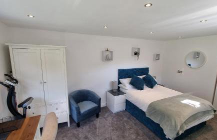 Sittingbourne 1 bed self-contained annex, with parking - Photo 5