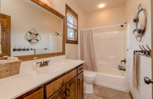 Hickory Hideaway with Communal Pool Access - Foto 47