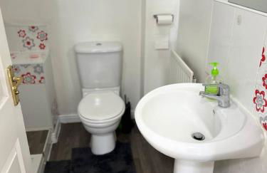 Etruria House - Near Water World, Festival Park and Bet365 - Foto 30