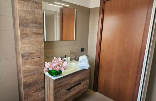 GARDA UN PO' Pool and Lake - Foto 19