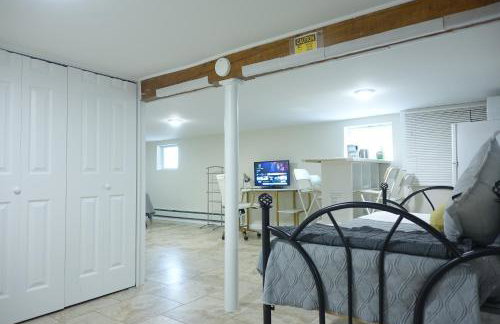 Best EWR Airport Studio-Hot Tub-Free Parking - Foto 41