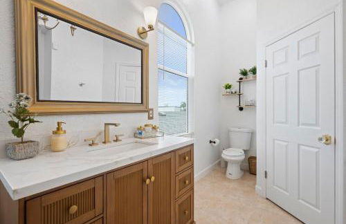 Chic 4BR Home Hot Tub Game Room - Foto 53