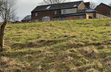 Threshing Barn- Modern 5 Bed, 10 person, Barn Conversion in a Rural Location with Great Access - Foto 20