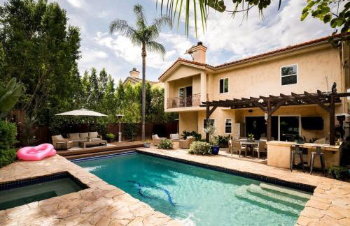 Sherman Oaks Home w Pool, Spa and Outdoor Kitchen - Foto 48