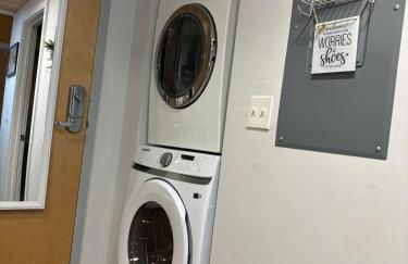 Spacious 3B2B Downtown Apt, Kitchen and Laundry, Walk to PPAC & Convention Center - Foto 18