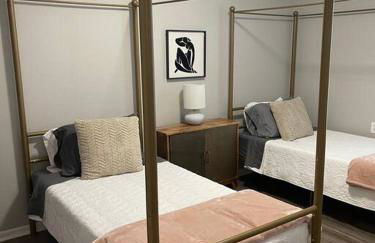 The Irene - 2 Bedroom Apt in Quilt Town, USA - Photo 7