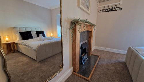 Stylish and Modern 7 Bedroom house near Brecon Beacons - Foto 2