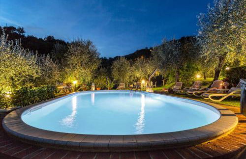 Romantic farmhouse villa Pallina to sleep 5 guests - Photo 41