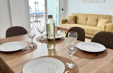 Modern Apt by Beach & Old Town with pool - Foto 1