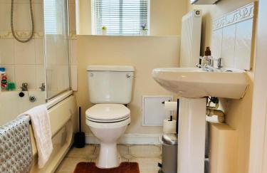 Homely & Stylish 2 Bedroom 6 Guests Parking Wi-Fi - Foto 38
