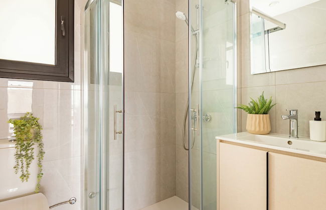 Sanders Eduardovich Limassol - Foto 55