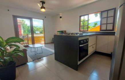 Algodão - Novo Flat com Piscina, 50mts da praia, churrasqueira privativa, ar con, wi-fi, netflix, garagem - Foto 15