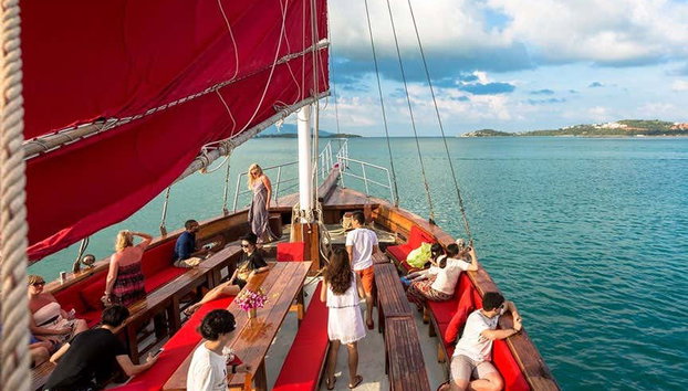 Paseo en barco tradicional con cena - Foto 5, Tomando fotos del entorno