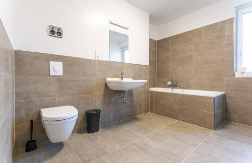 T&K Apartments - Bergisch Gladbach - 4 Comfortable Apartments - 18 min to Fair Messe Cologne - Foto 38