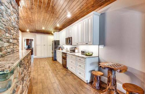 Hot Tub, Dock, Lakefront Luxe Six Mile Retreat - Foto 12