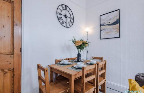 5BR House, Sleeps 10 guests - Free Parking - Business & Contractor Stays - Foto 35