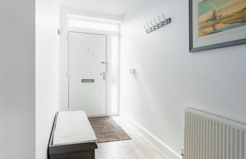 Large Modern Scenic 4 Bedroom Townhouse - Foto 32