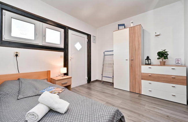 Holiday House Dora - Nice home with nice forest view and Outdoor swimming pool, Whirlpool-Jacuzzi, Sauna, 2 bedrooms and WiFi - Foto 2