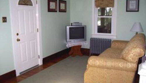 Ship Bottom Ocean Block Beach Cottage Great Location Only 3 Houses From The Sand And Surf Walking Distance To Shops, Dining And Mini Golf 11490 - Foto 2