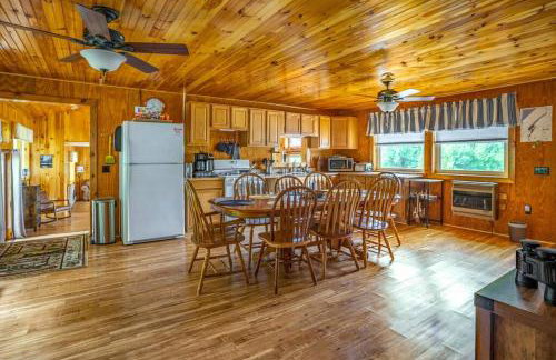 Spacious 5 Bedroom Cabin with Riverview & Black Lake Access - Foto 35