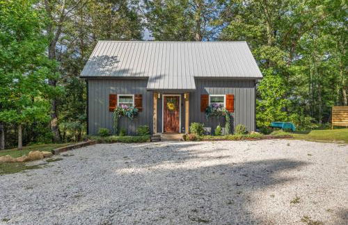 Hemlocks Over Muir in Rogers KY - Hot Tub & WiFi - Foto 1