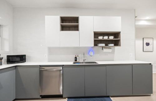 Designer 3-Bedroom Home with King Bed, Family-Friendly, Columbia Heights - Foto 12