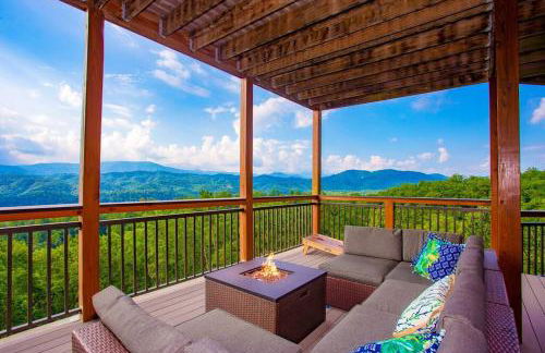 Splashing at the Bluff - Premier Smoky Mountain Views - Indoor Pool Spa - Luxury Cabin - Gatlinburg - Pigeon Forge - Foto 38