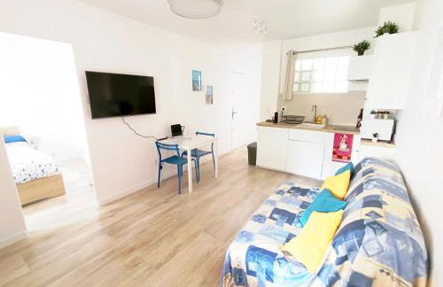 Appartement 2 pièces avec Balcon, Clim et Parking au Port de Hyères - Foto 5